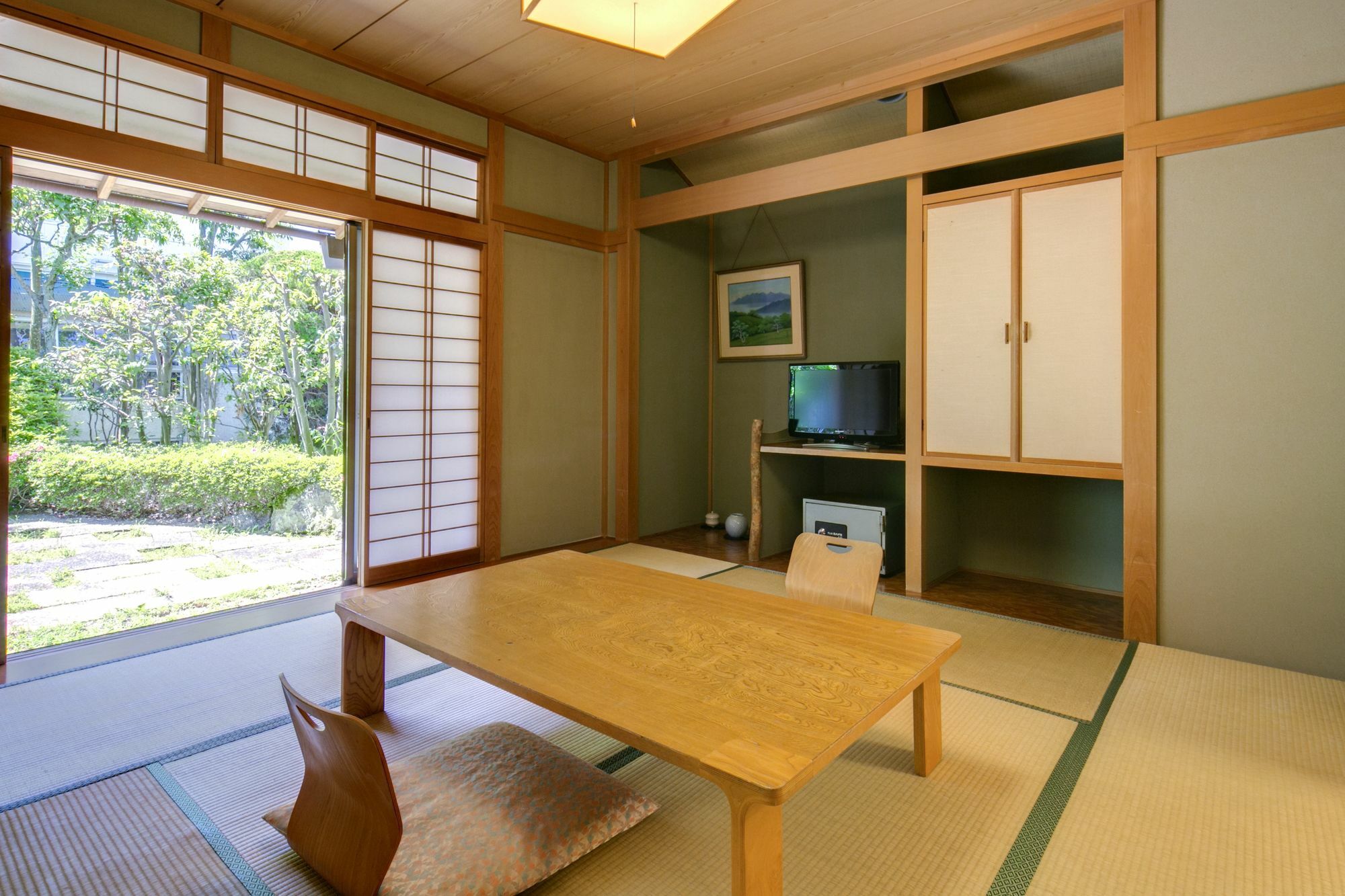 Yugawara-Onsen Manyoso Hotel Exterior foto
